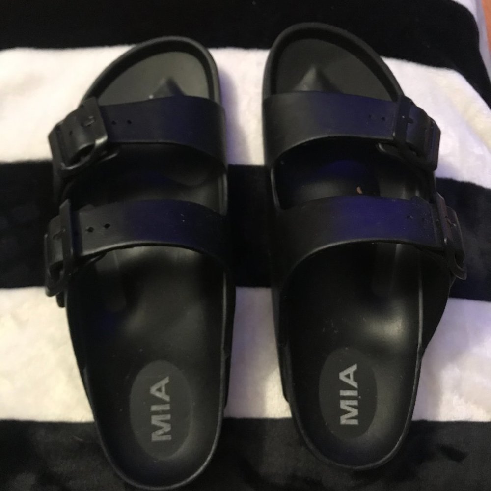 Black sandels